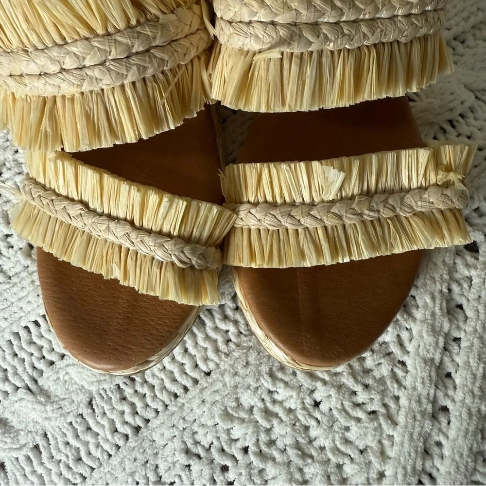 Andre Assous Nori Fringe Espadrille Wedge Size 37